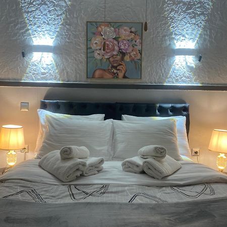 Anna Maria Greek Filoxenia Apartment ピレウス エクステリア 写真